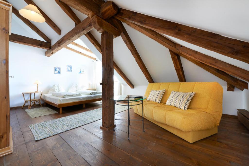 Hotelchen Doellacher Dorfwirtshaus Großkirchheim Стая снимка